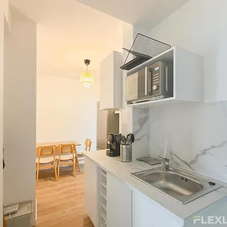 Ideal T5 In The 15th District Of * Parigi