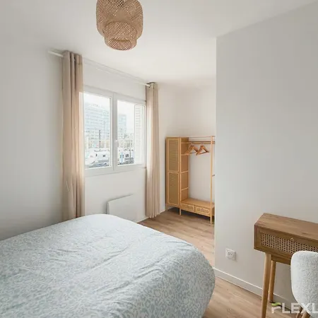 Ideal T5 In The 15th District Of * Parigi
