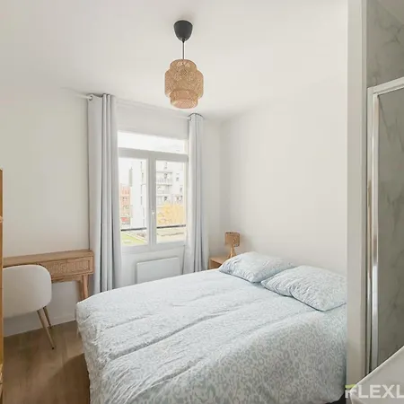 Ideal T5 In The 15th District Of Parigi