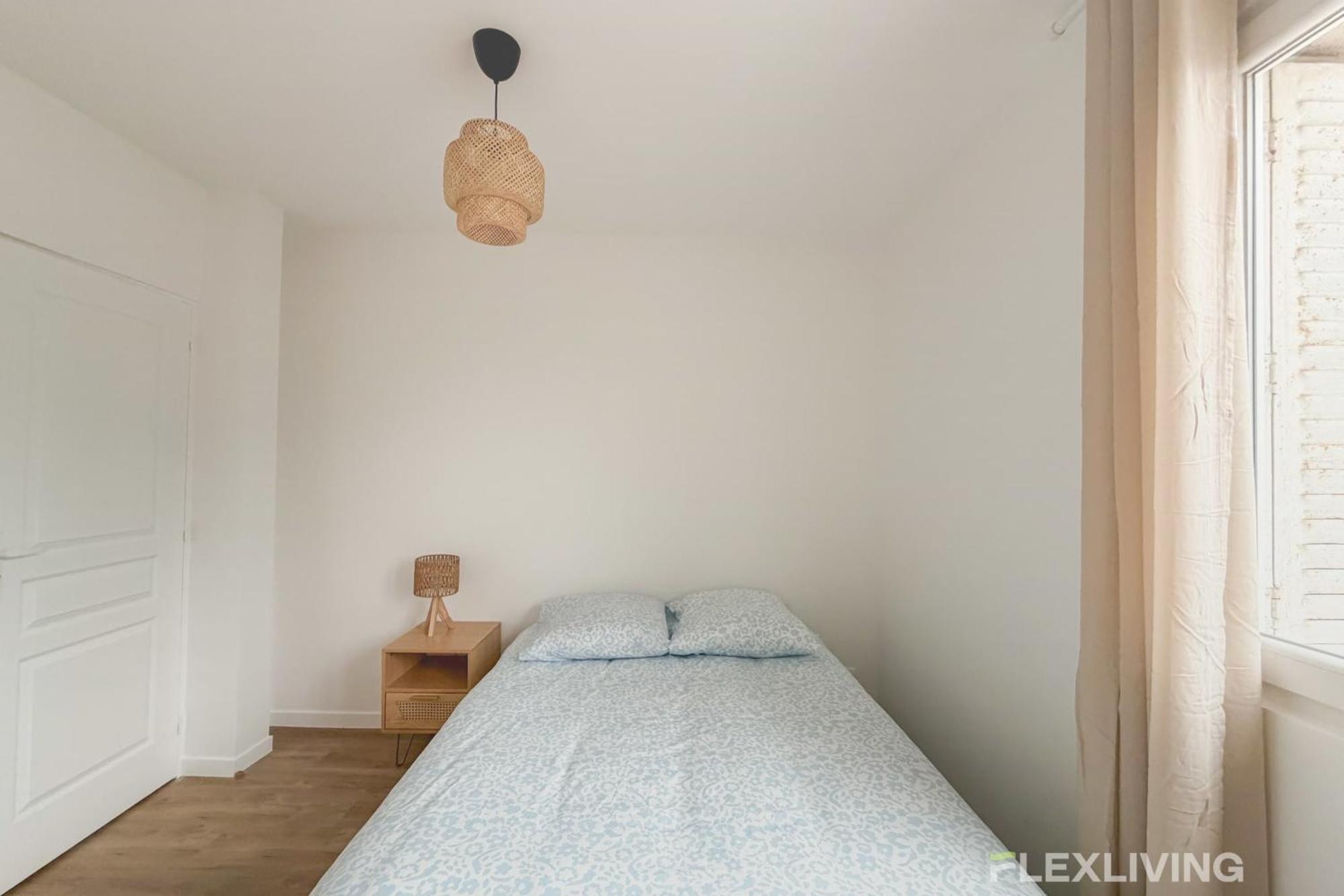 Apartment Ideal T5 In The 15th District Of *